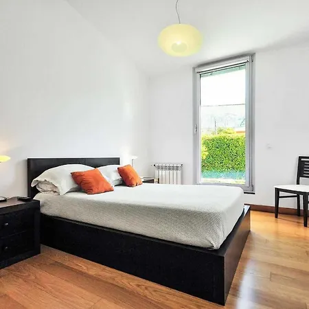 Sleeps 8 Air Con Wifi Villa *